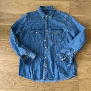Zara pearl snap western denim shirt xl Levi’s